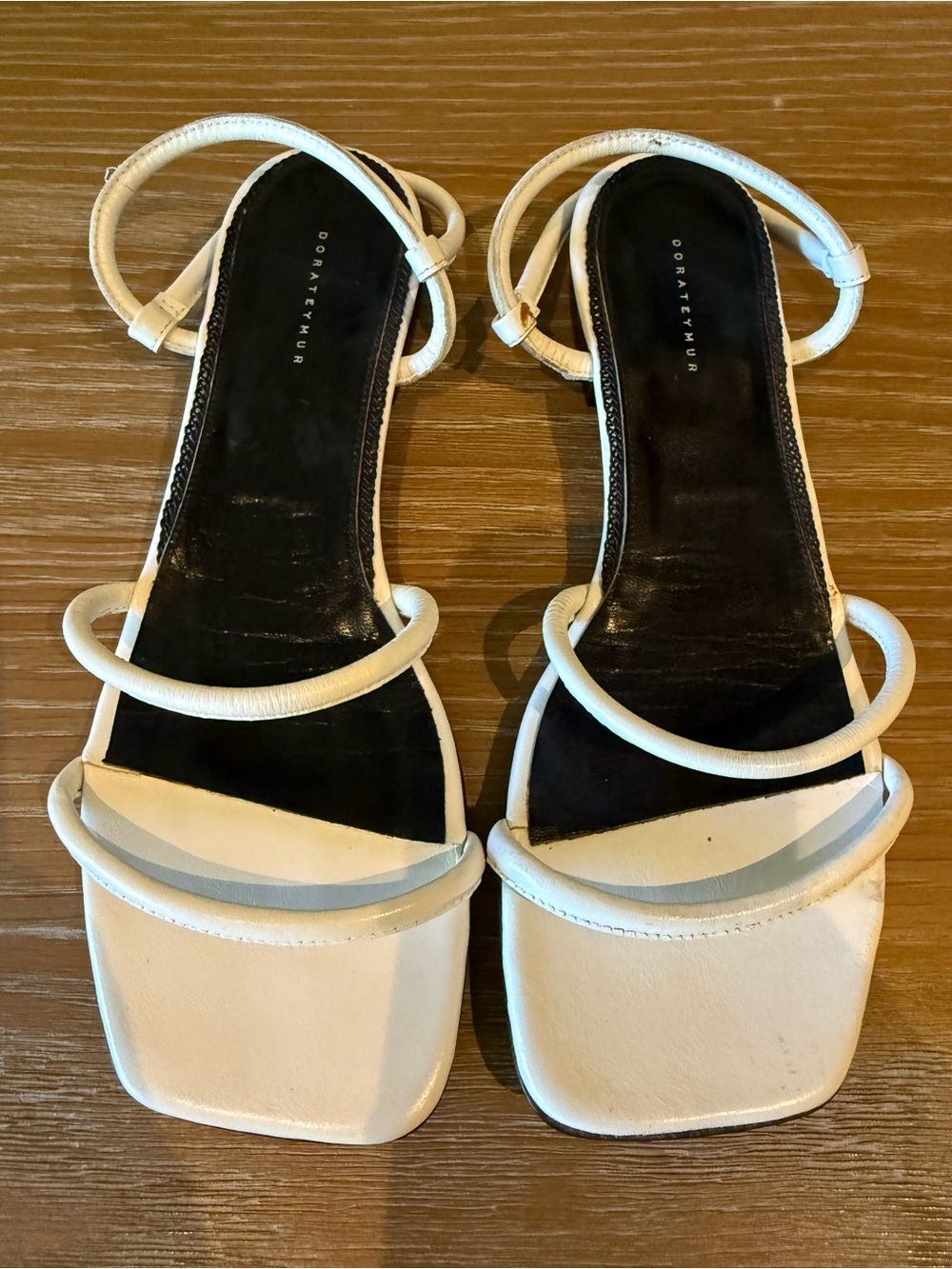 Dorateymur white sandals